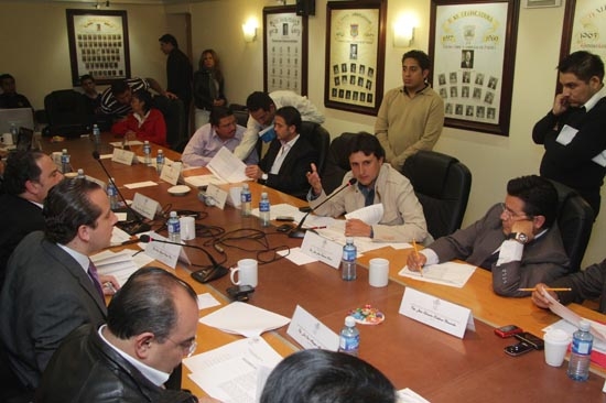 PRI frena al PAN su reforma a la Ley Orgánica Municipal