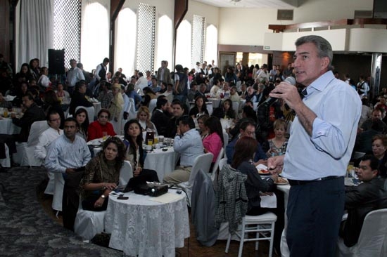 Gali se reúne con militantes panistas