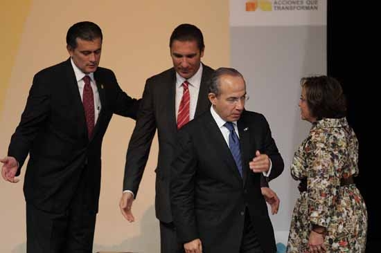 Calderón y Elba Esther, los elogios en la Puebla de RMV