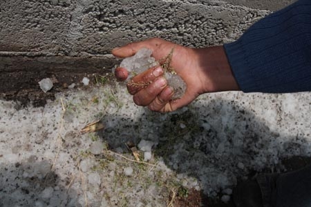 Calpan: granizada afecta cultivos y casas