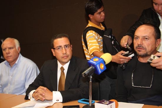 La Franja: ex directivos demandan a Henaine por 32 mdp