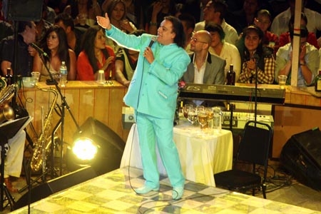 Juan Gabriel conquistó el palenque de la Feria de Puebla 2012