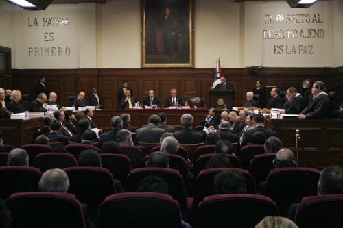 Poblanos testificaron ante SCJN para adopciones gay