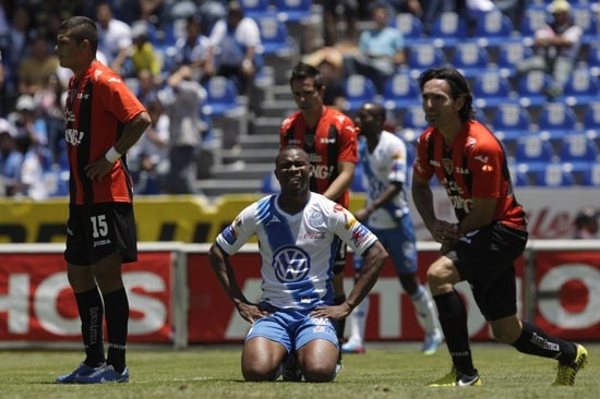 La Franja ya lucha por no descender, perdió 1-2 ante Jaguares