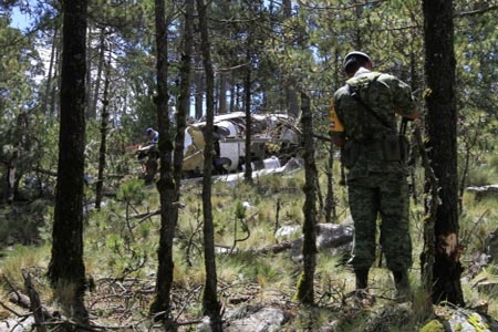 Mueren 3 personas al caer helicóptero en Edomex; uno era empresario cercano a EPN
