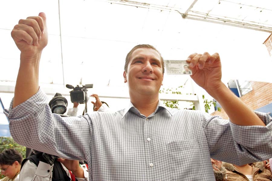 Prematuro candidatear a Moreno Valle para 2012: PRD y Convergencia