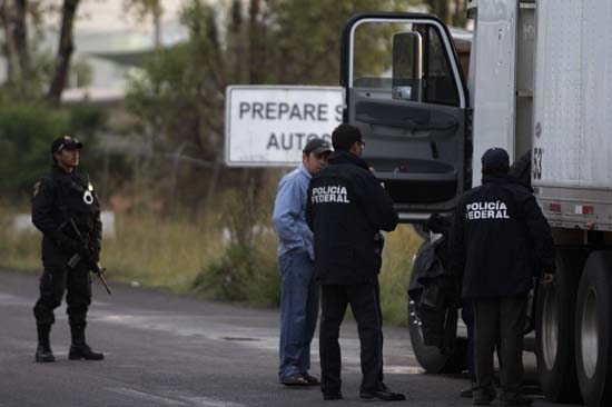 Policía Federal instala retenes en la Vía Atlixcáyotl