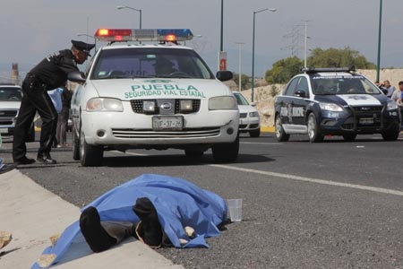 Un muerto y 16 heridos antorchistas deja volcadura en el Periférico