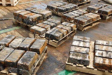 Recuperan lingotes de plata de barco de la II Guerra Mundial
