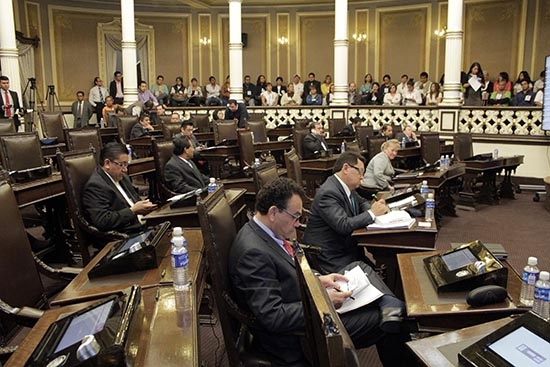 Riestra propone que diputados de Puebla sesionen más días
