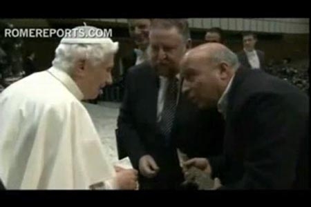 Cocodrilo tuvo audiencia con Benedicto XVI