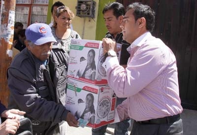 DIF Estatal ha entregado 541 mil 569 despensas a adultos mayores