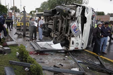 SCT cancela temporalmente concesión de micro que mató a señora en San José
