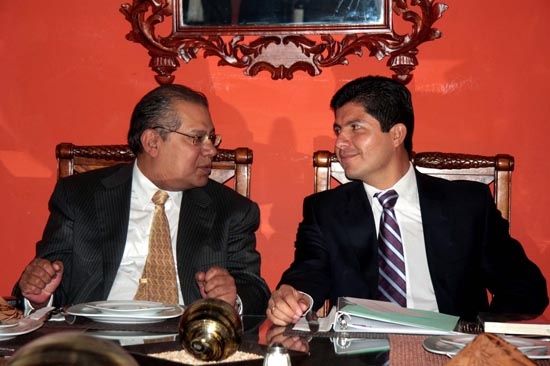 Eduardo Rivera acuerda con la SEP estatal trabajo educativo conjunto