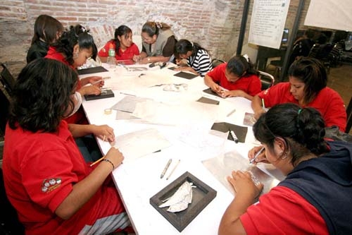 DIF Estatal capacita a 60 menores en diferentes oficios