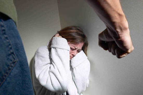 Violencia en contra de la mujer y homofobia