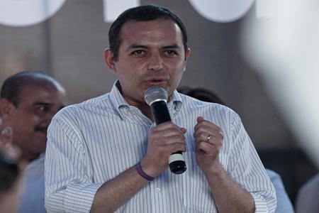 Ernesto Cordero le copia a Peña Nieto