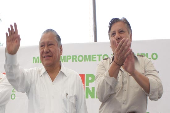 Melquiades niega sumisión de su hijo ante Rafael Moreno Valle