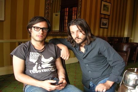 Gael García y Diego Luna demandan a empresa de whisky