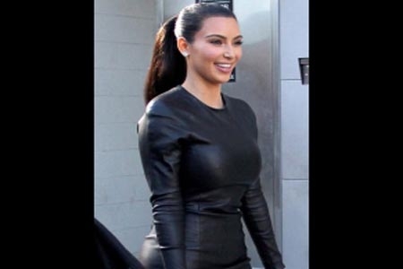 Kim Kardashian traicionada por su vestido