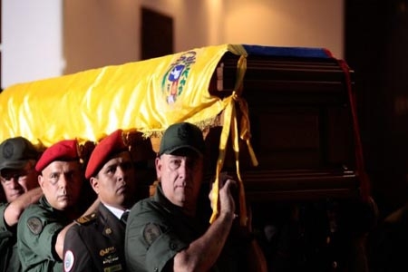Hugo Chávez no será embalsamado
