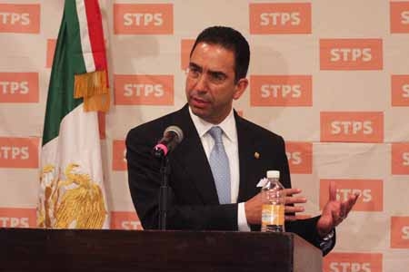 Javier Lozano en Puebla; promociona sus aspiraciones presidenciales