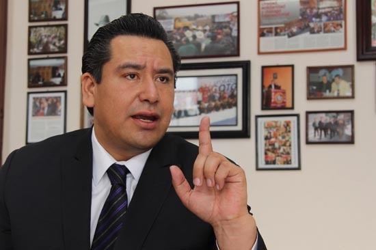 Cúpula del PRI impone 13 candidatos más a alcaldes en Puebla