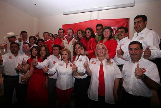 Candidatos de la Coalición 5 de Mayo  firmaron compromisos legislativos