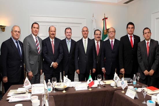 Moreno Valle acudió a reunión de la Conago con Luis Videgaray
