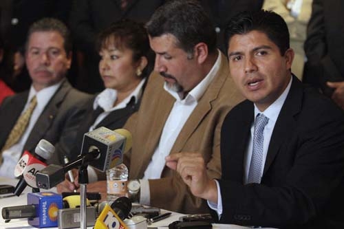 Rivera sí nombrará contralor ciudadano; será electo por rectores