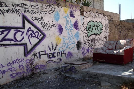 Buscan penalizar con cárcel a grafiteros en Puebla
