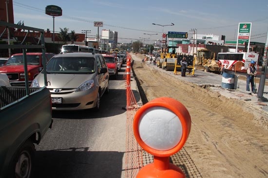 Cierres viales en bulevar 5 de mayo y distribuidor Juárez-Serdán por obras del metrobus