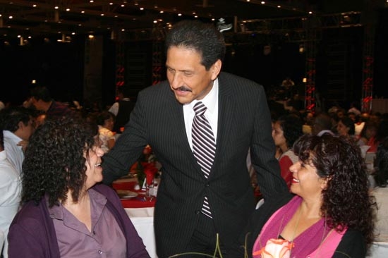 Prestigio de la BUAP, gracias a esfuerzo de sus docentes: Esparza Ortiz
