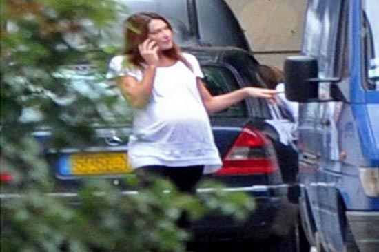 Carla Bruni ya es mamá de una niña