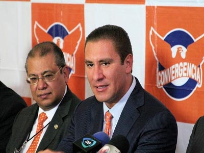 Moreno Valle acude a sesión ordinaria de Convergencia