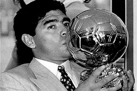 Maradona, mafia italiana robó su Balón de Oro