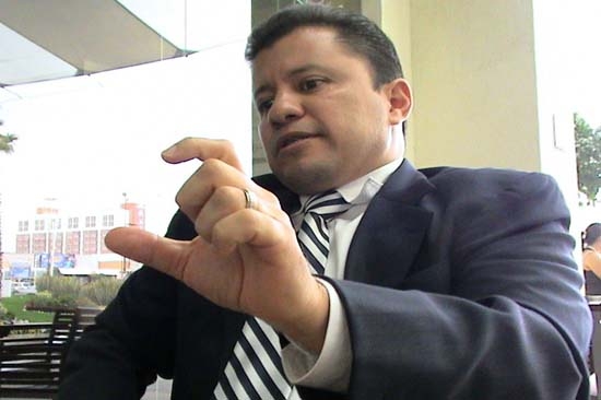 Marín no vendió elección, dice su ex secretario