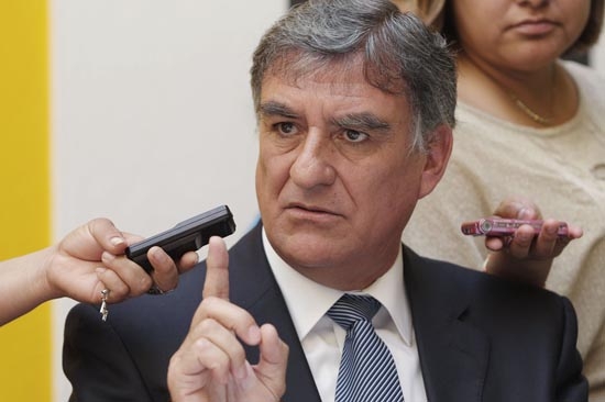 Luis Paredes reaparece y se le va a la yugular a Marín; pide que lo auditen