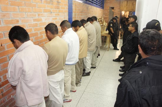 Son casi 100 los reos de Puebla trasladados a Ceresos de más seguridad