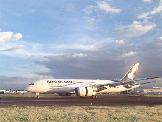 Aeroméxico estrena avión 787 Dreamliner