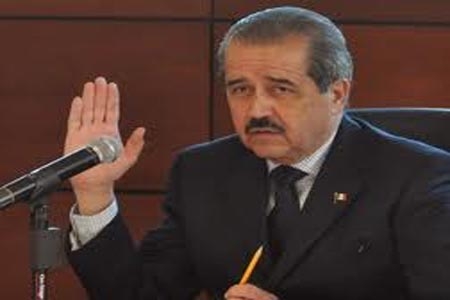 Córdoba Villalobos, otro que renuncia al PAN