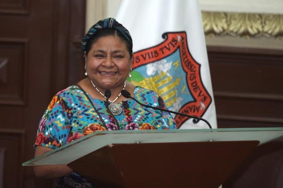 Rigoberta Menchú  en Puebla; pide no ridiculizar a indígenas en el cine