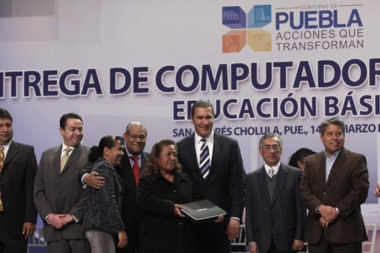 SNTE no llega a acto convocado por Moreno Valle
