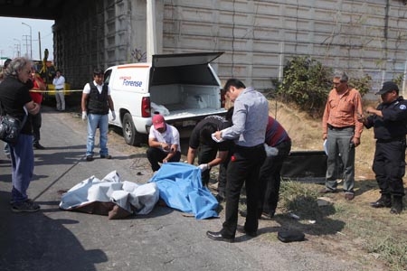 Madre e hija perecieron atropelladas en el Periférico Ecológico