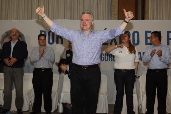 Santiago Creel realizó fugaz precampaña en Puebla