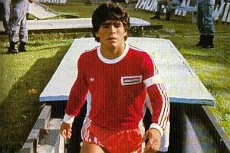 Maradona: Aparece video del mejor gol que anotó
