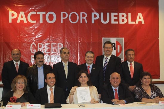 Priístas firman su Pacto por Puebla y acuerdan candidato de unidad