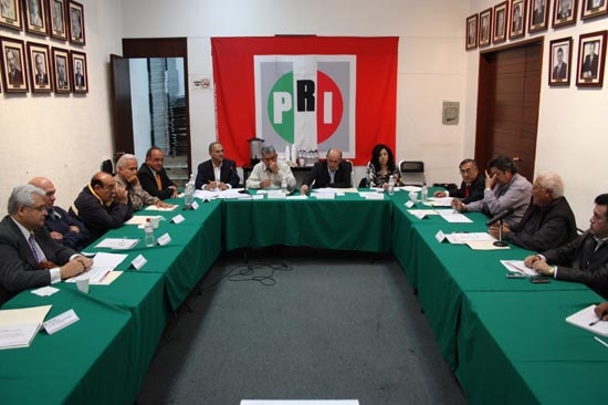 Valentín Meneses plantea estrategia de comunicación del PRI