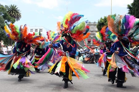 Promoción del Festival Atlixcáyotl 2012 en el zócalo de Puebla