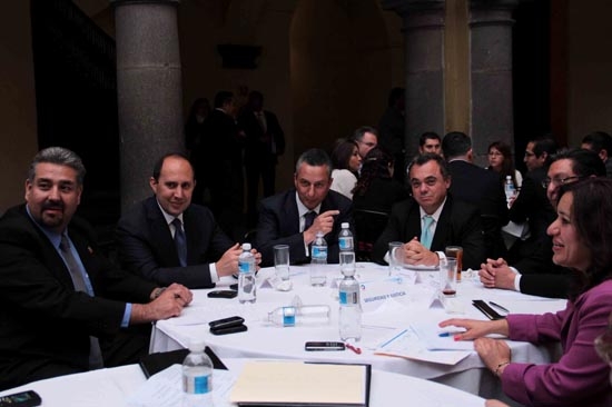 Gabinete de Moreno Valle en cónclave con delegados federales